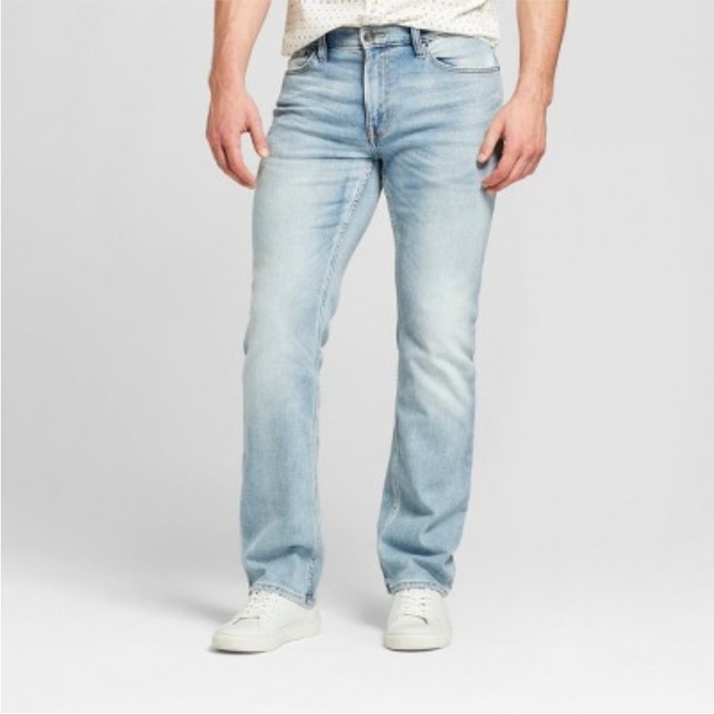 Goodfellow & Co. Men's 34W x 32L CoolMax Straight Fit Light Wash Denim Jeans